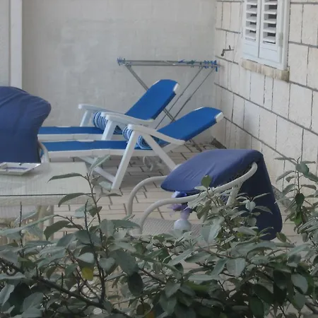 Gostinjska kuća Tija 1 3*